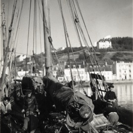 AUDIERNE RETOUR DE PECHE ANCIEN BATEAU DU PORT.tif